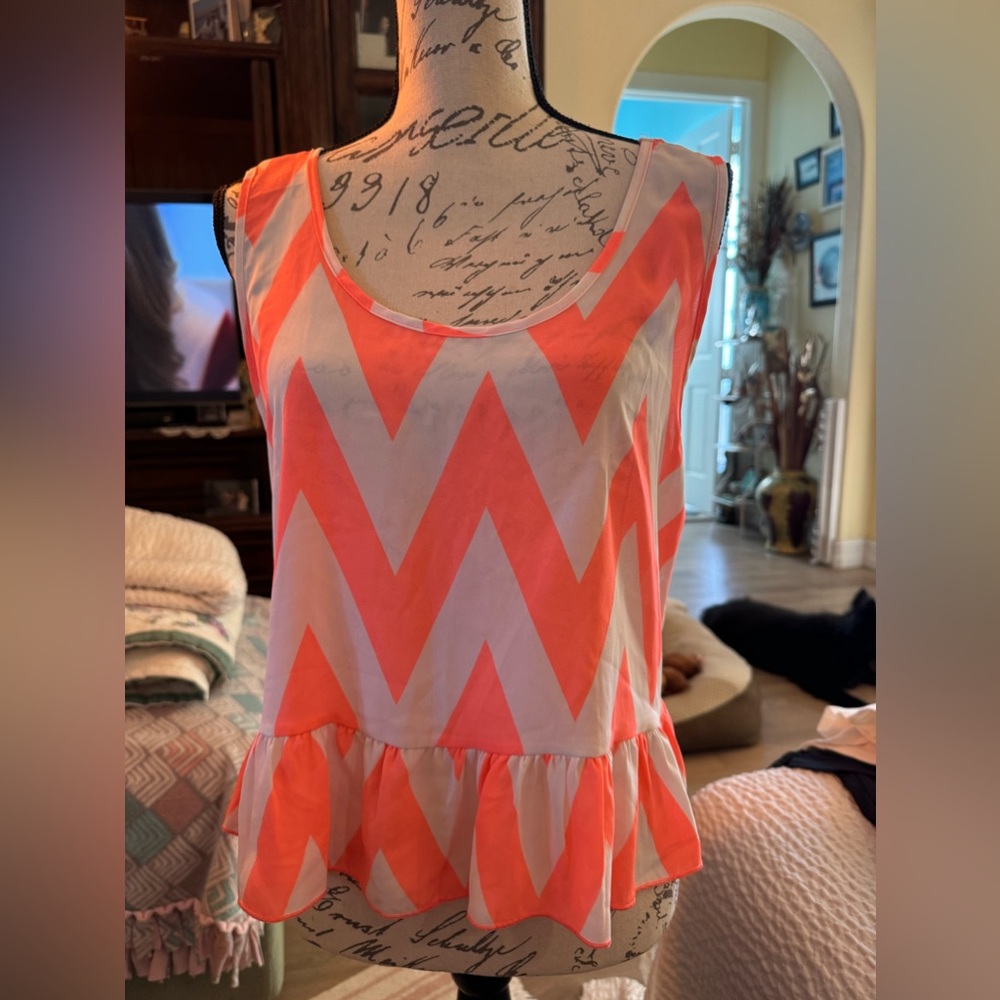 Bella D xl cute sheer top great shape! 4/10$